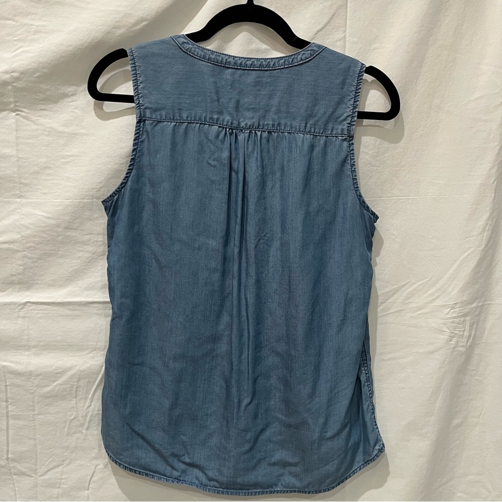 Banana Republic Sleeveless Chambray Shirt Size Small - Picture 3 of 8